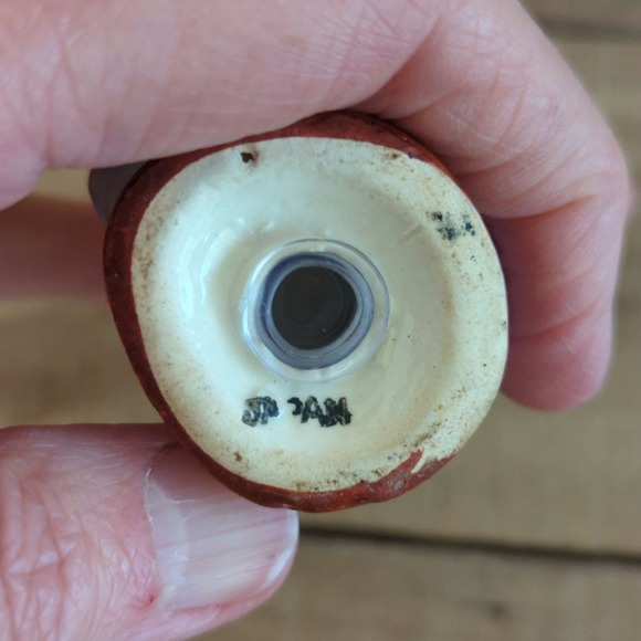 Vintage 1950s Indian Chief and Teepee Ceramic Salt and Pepper Shakers - Picture 10 of 11